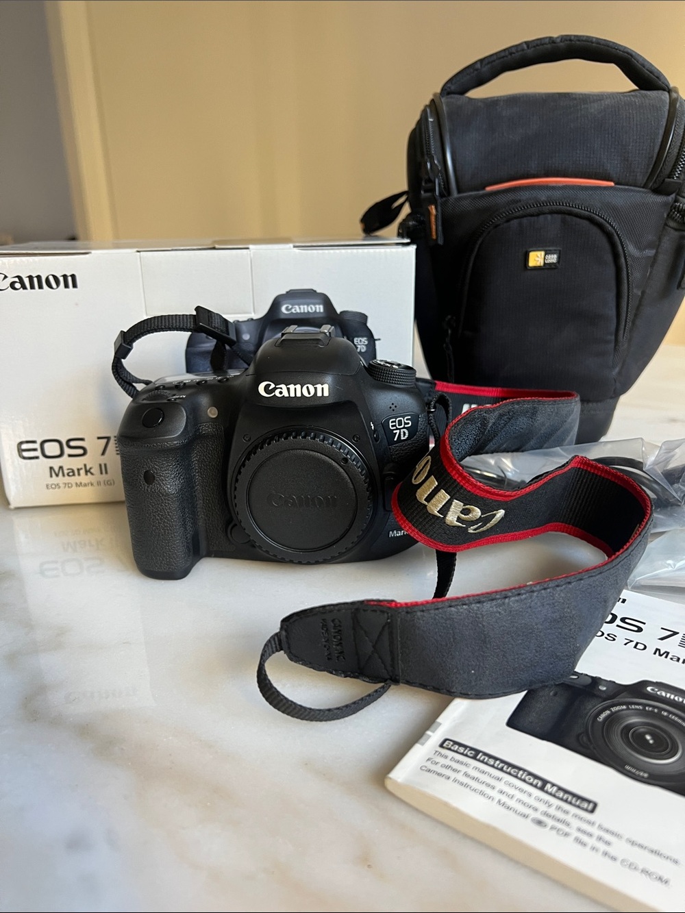 Canon EOS 7D Mark II 20.2MP Digital SLR Camera Black   (Body Only) (In Box)